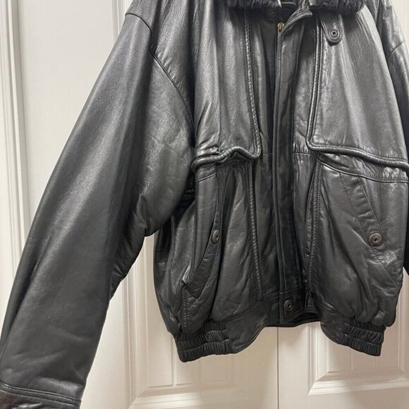 Vintage 1980s Rue Royale Leather Jacket w/ Fleece Collar – L - Picture 3 of 14